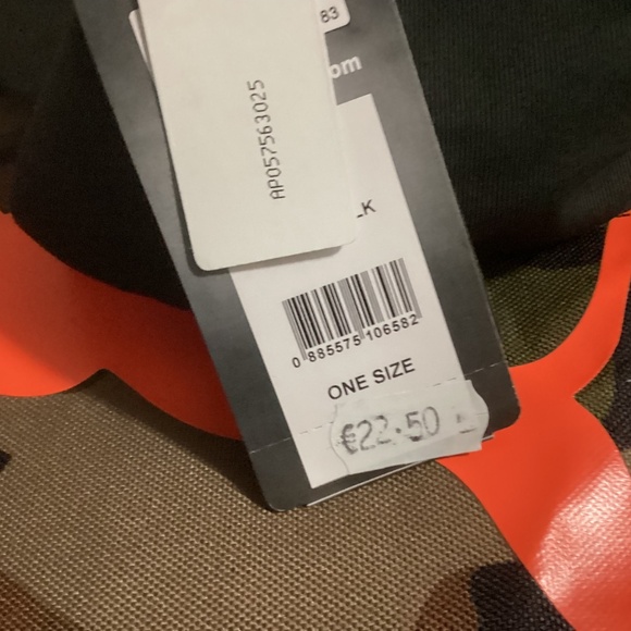 Hard Rock Hotel hat “Malta” - Picture 6 of 7